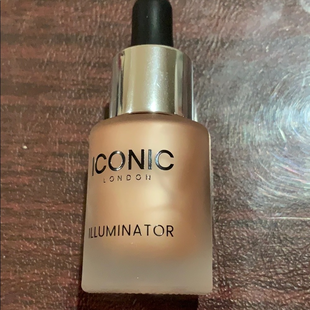 Iconic highlighter shimmer